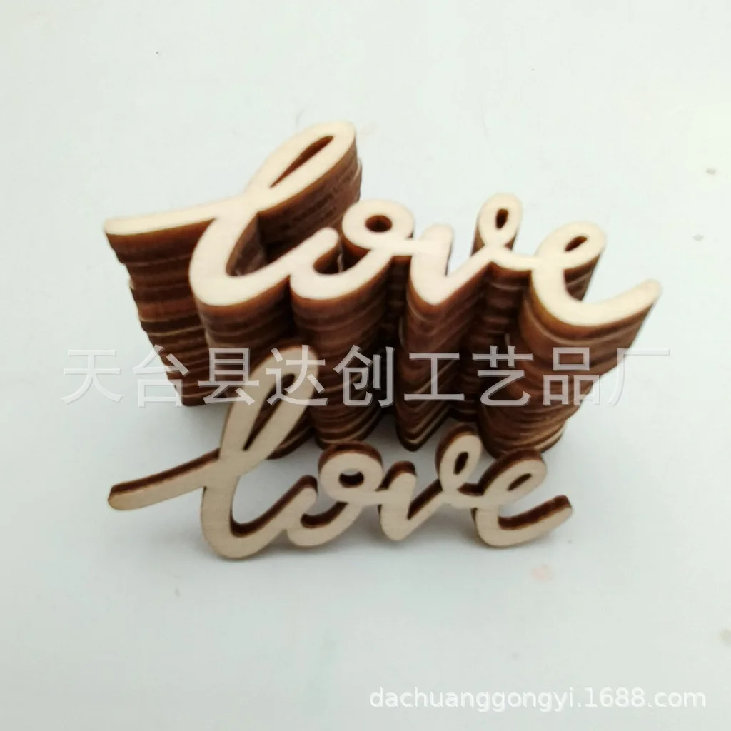 

Spot wholesale wood chips love European and American wood English alphabet craft wood chips Valentine's Day scene prop decoratio