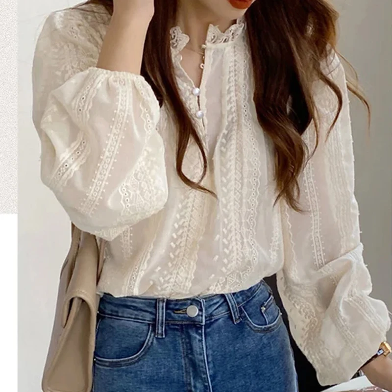 Korean Style Fashionable Long Sleeved Blouse with Embroidery Elegant Apricot Blouses Sweet Lace Shirt Puff Sleeve Womens Tops