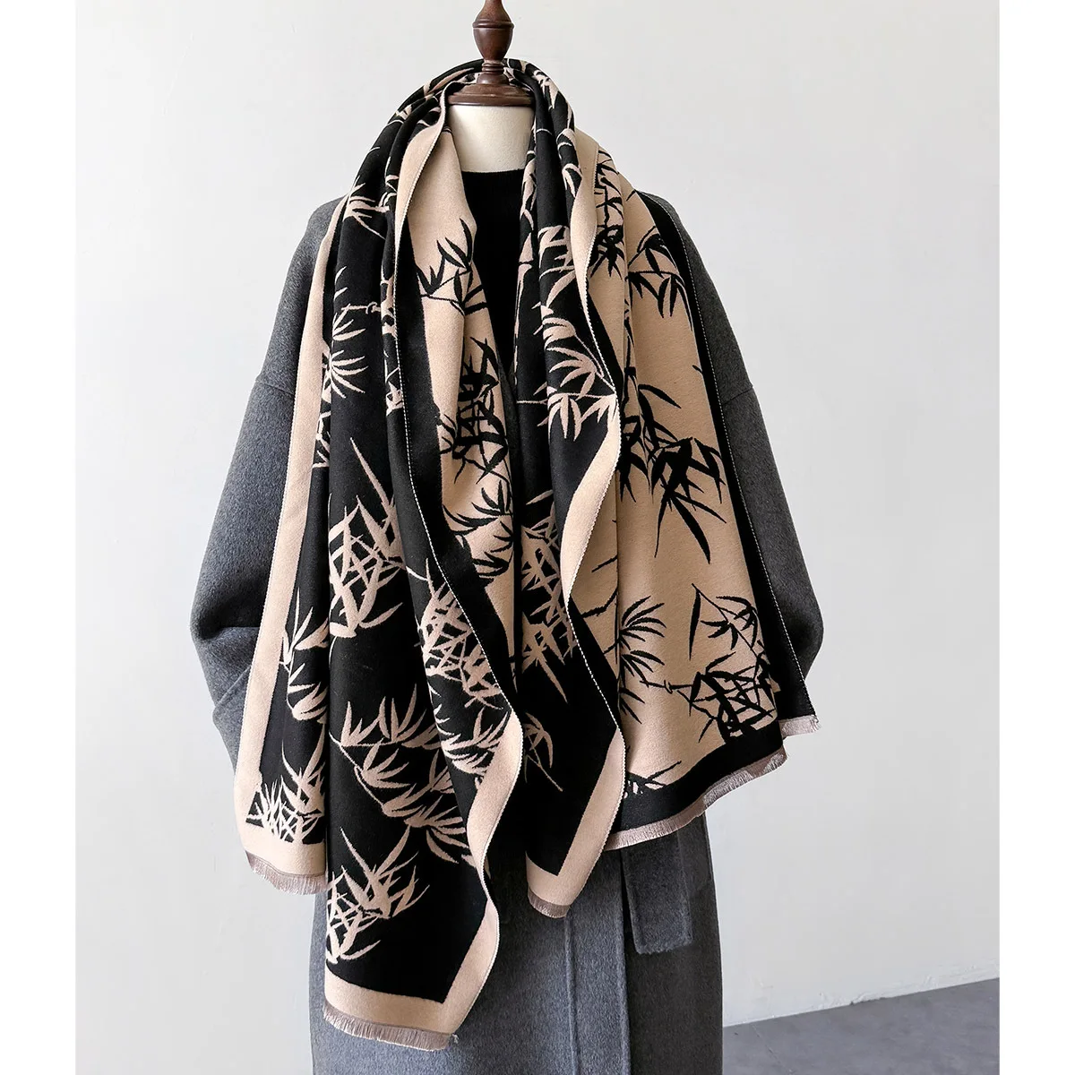 European and American leopard print new fashion long scarf scarf ladies high-end shawl outer cape 2024 autumn and winter