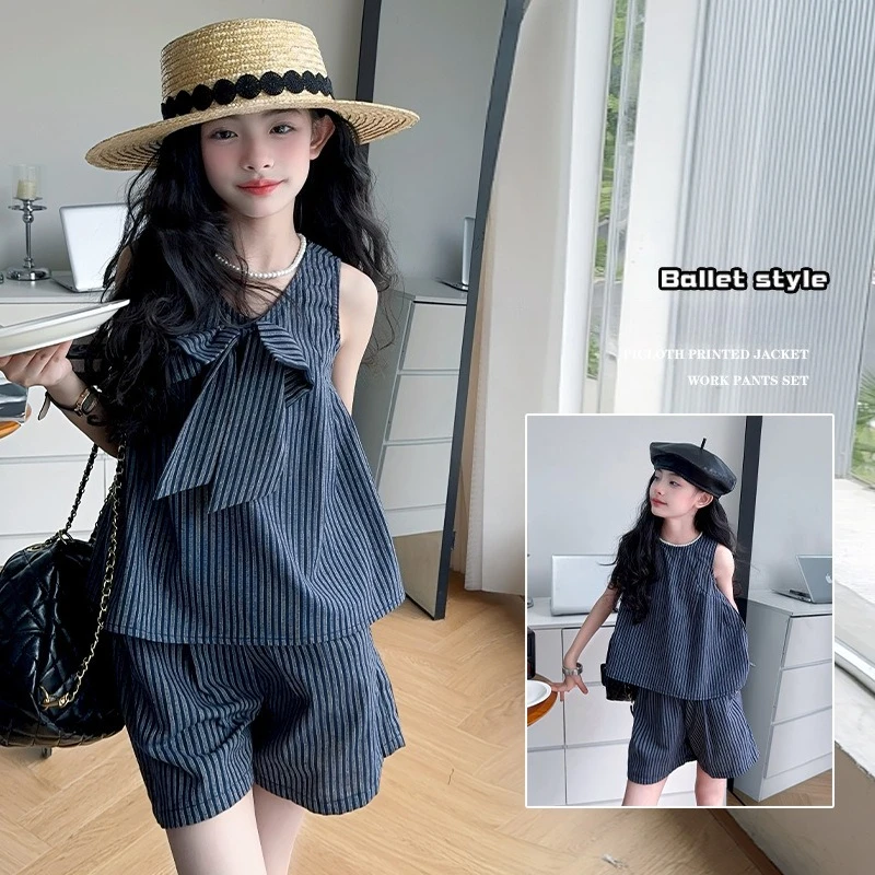 

Set for Girls Aged 8 featuring a Stylish Striped Butterfly Knot Vest and Reversible Shorts, Versatile Children's Clothing Set.