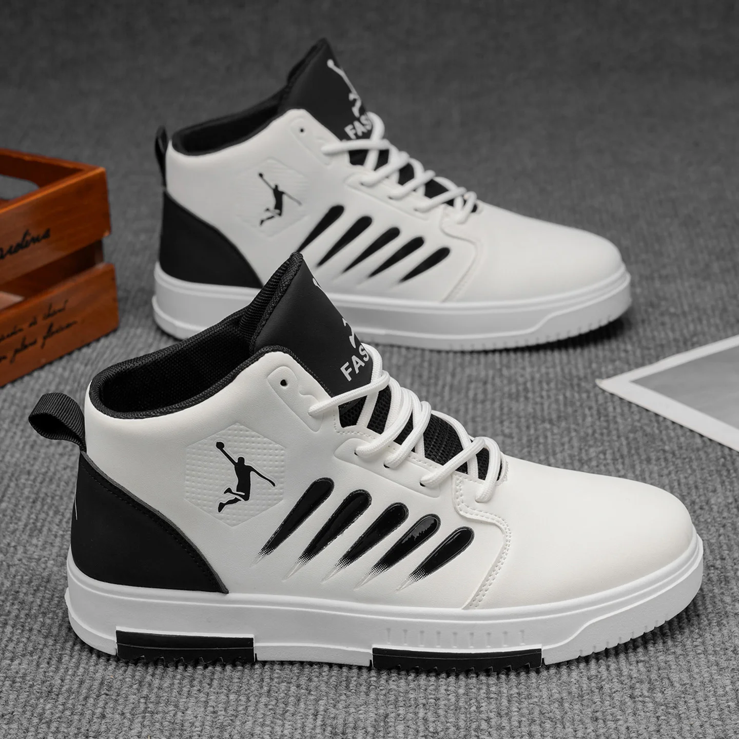 Mid-top men's versatile sports shoes, comfortable and trendy platform outdoor running skateboarding shoes