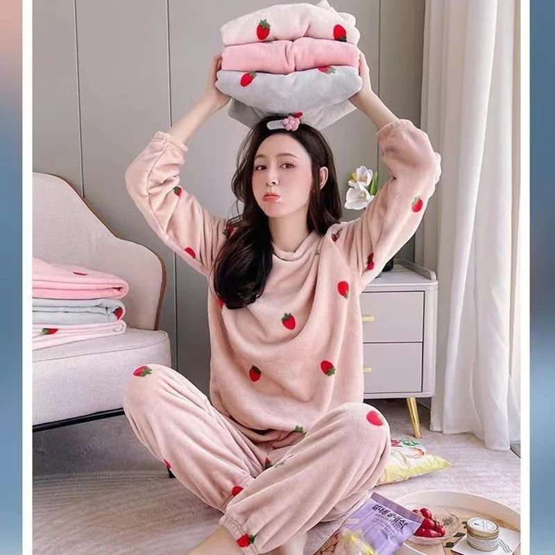 New Coral Velvet Pajamas Female Winter Cute Strawberry Padded Thickened Warm Facecloth Warm Clothes Pajamas Homewear Suit