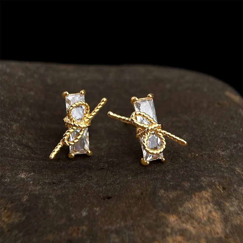 

Geometric Twisted Rope Zircon Earrings Gold Retro Luxury High-End Studs for Women