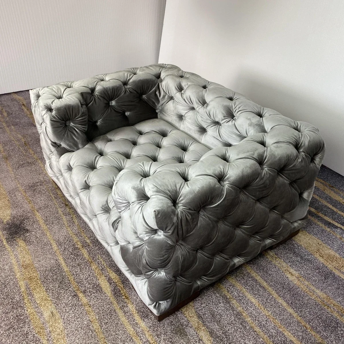 Pet Couch Grey Velvet Fabric Classic Button Tufting Grey Color Chesterfield Sofa