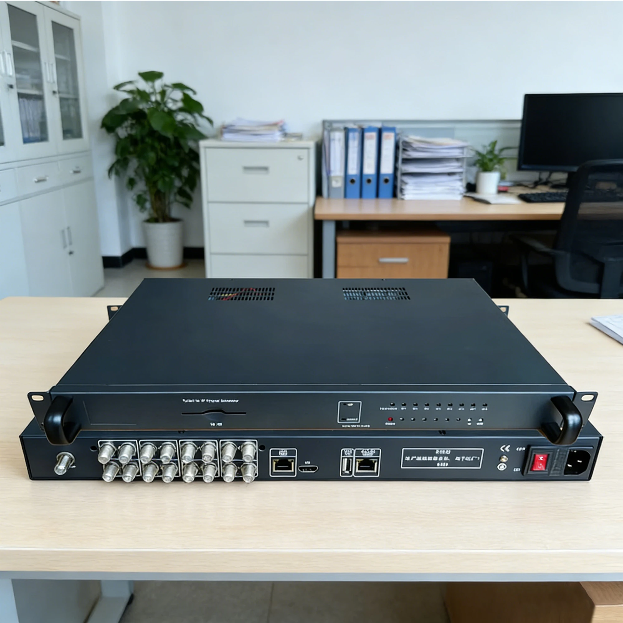 Multifonction DTV Tuner Modulator Tuner vers IP DVB-S2 DVB-T T2 DVB-C ISDBT vers IP 8-Channel Digital Gateway Streaming Receiver