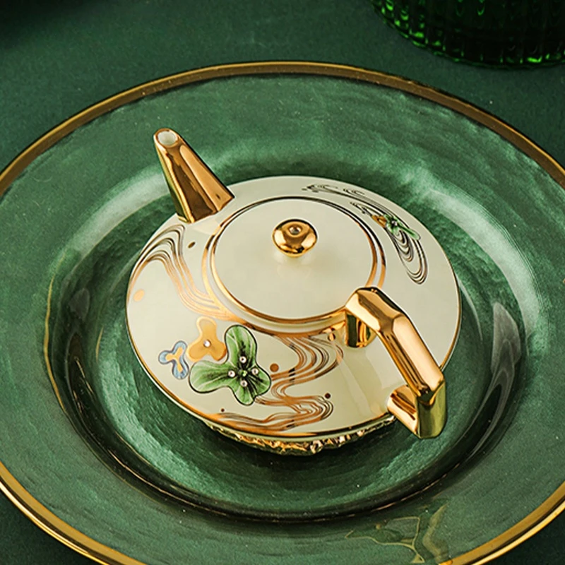 New Design Diamond Shape Gold Tracing Portable Bone China Tea Set