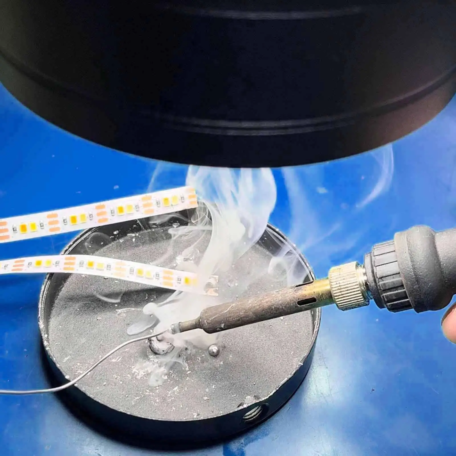 

Вентилятор-вытяжка для паяльных работ с лампой, поглотитель дыма, компактный портативный настольный вытяжной вентилятор для мастерской и дома