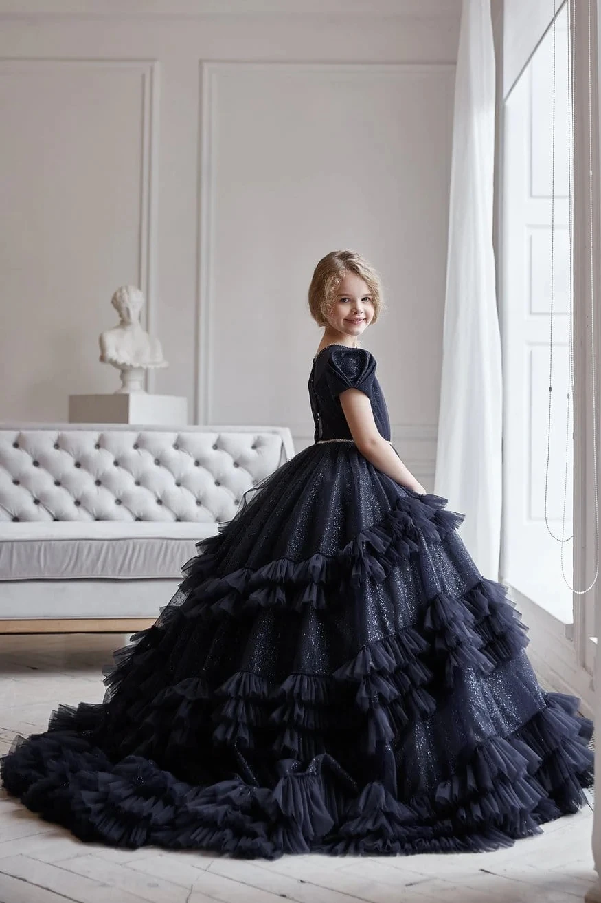 Schwarze Blumen mädchen kleider für Hochzeiten Ballkleid Flügel ärmel Tüll gestufte lange Erstkommunion kleider kleine Babys