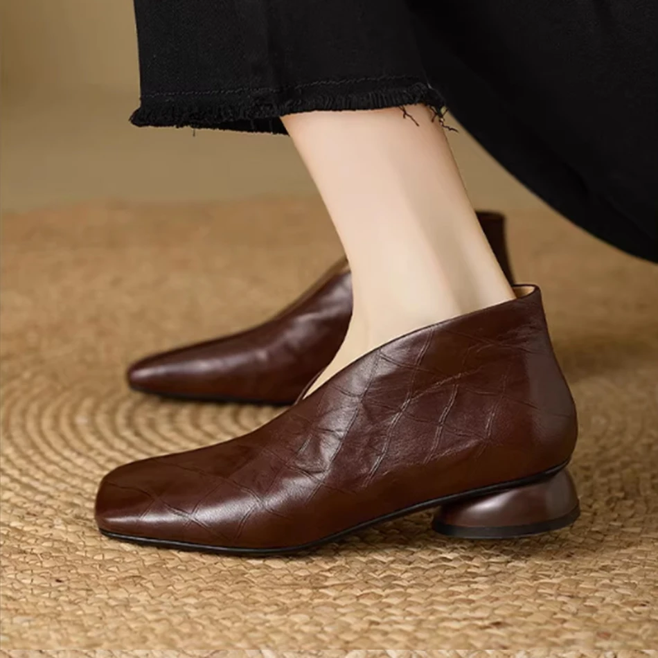 New retro single shoes with an English style, versatile and suitable for all occasions, square toe, thick heel, women's shoes