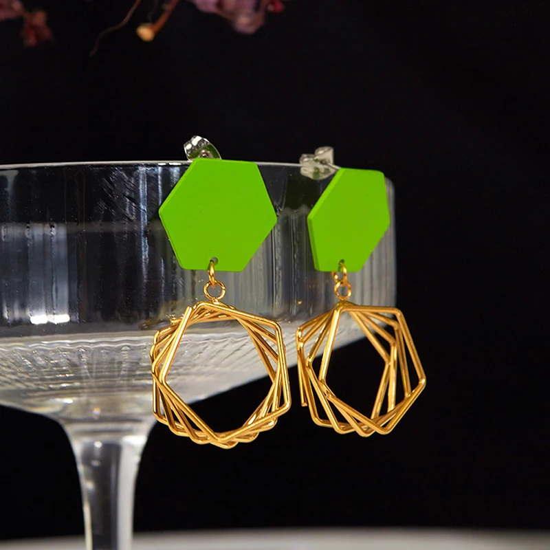 Fashion Simplicity Diamond shaped geometric Hoop Earrings Women niche desig high-end temperament stainless steel earrings For Ｍs
