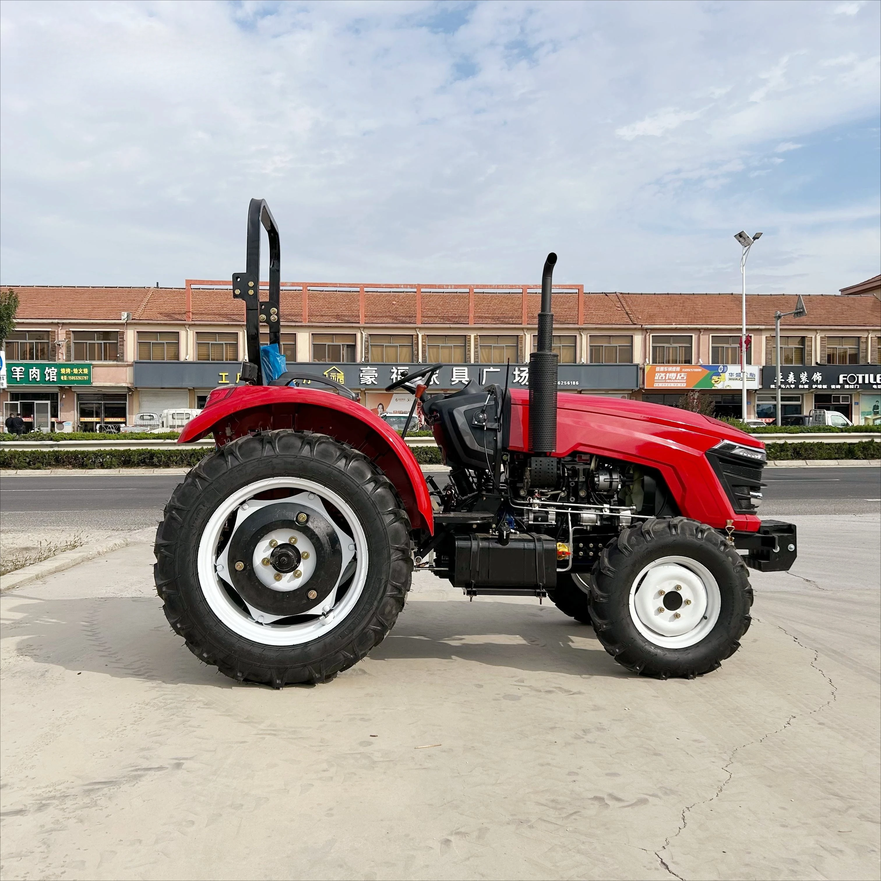 High Quality 50HP 80HP Compact Small Tractor 4X4 1-Year Extended Warranty Engineered for Longevity Featuring 4WD Gearbox Core