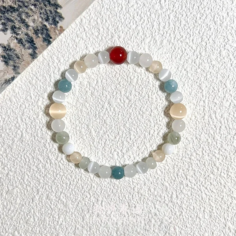 Neues chinesisches Armband aus rotem Achat und Tianshan Chui Jade mit kühlem Gefühl, hautweiß, eleganter weißer Schmetterling, Glücksperlenarmband