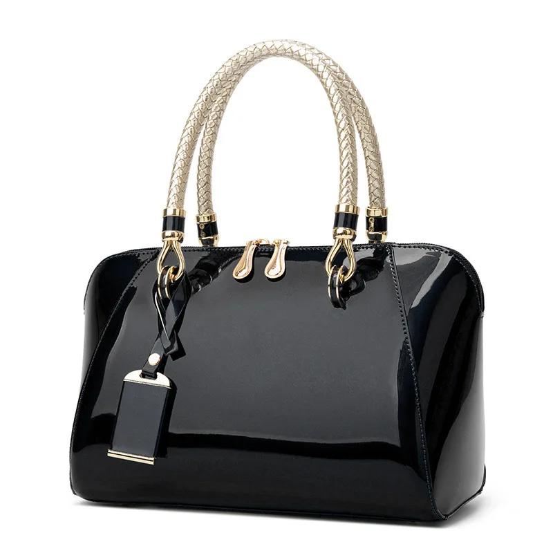 2023 New Lacquer Leather Shiny PU Crossbody Bag Luxury Metal Pendant Texture Ladies Shoulder Bag Temperament Trend Handbag