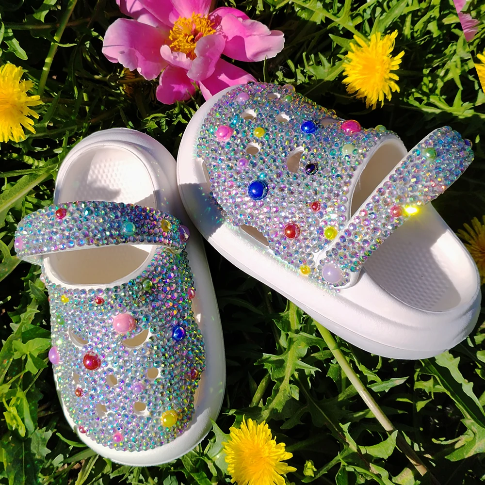 Handmade Rhinestones Bling Girls Womens Kids And Mother Summer Hole Sandals Garden Beach Slippers Sandals Quick Drying Shoes