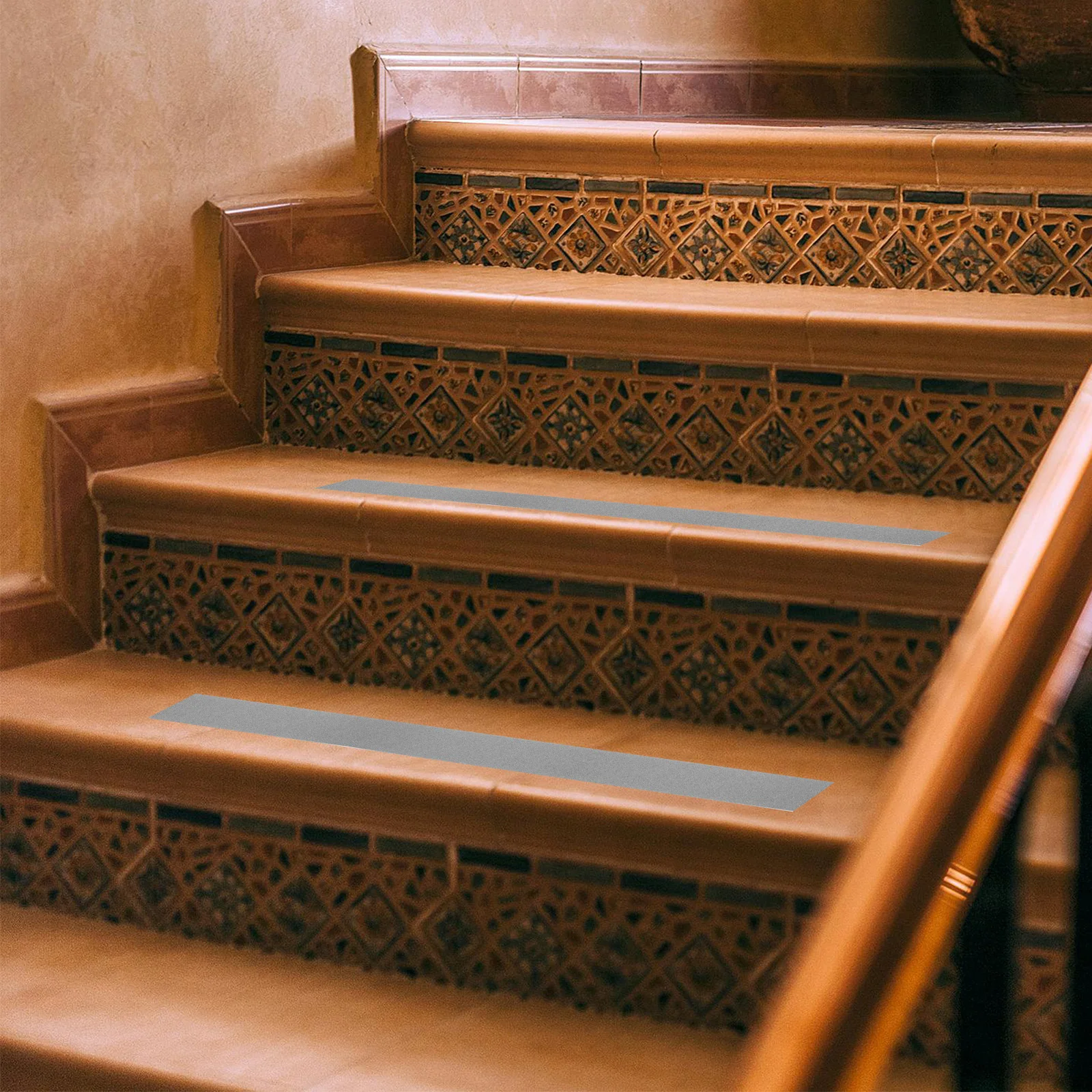 

Grip Tape for Stairs Anti Slip Tape Non Skid Safety Traction Strip for Steps Floors Indoor Outdoor Use Stair Grips Non Slip