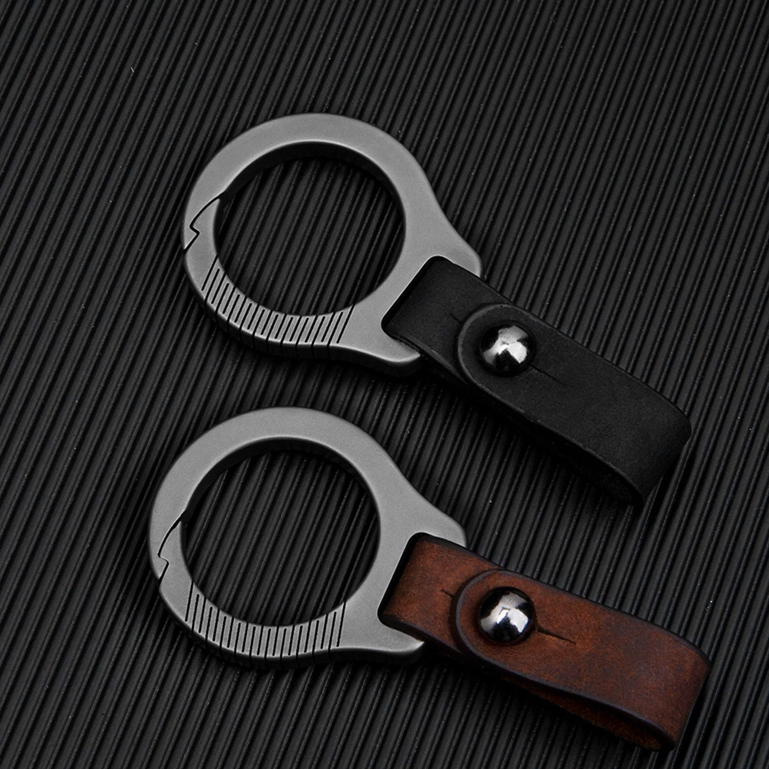 Titanium Alloy Keychain Leather Buckle Car Accessories High Quality Durable EDC Tools High-end Gift