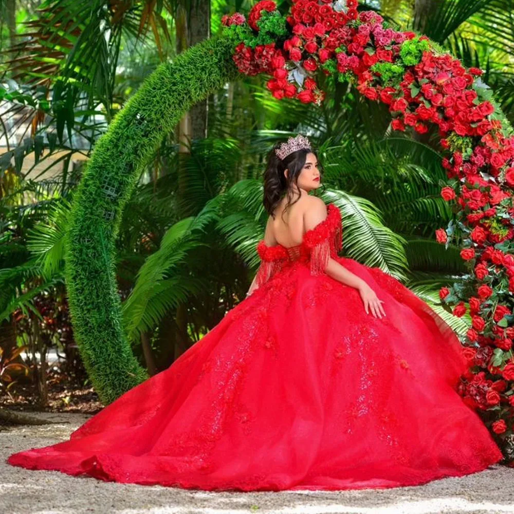 

Red Quinceanera Dresses Lace Floral Applique Beads Ball Gown Quinceanera فساتين Customized Sweet 16 Dresses