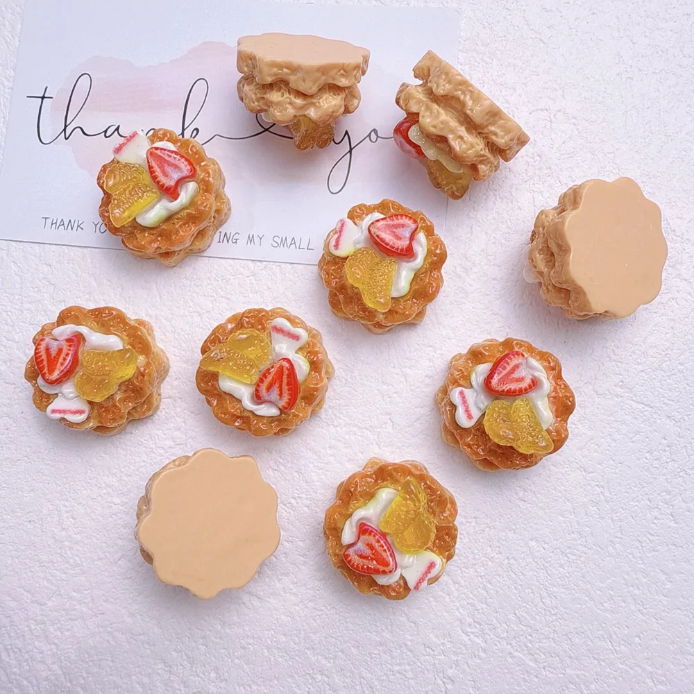 

5pcs Simulation edible strawberry cake Resin accessories Suitable for DIY hairpin keychains