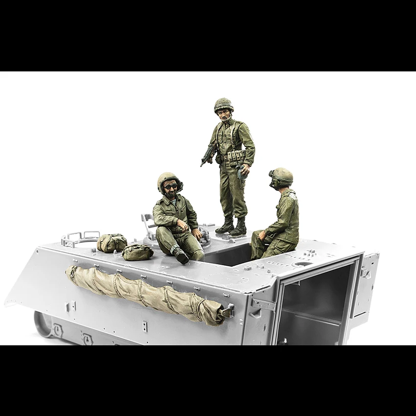 Unassambled   1/35  M113 Crew and Infantry (3 figures)   figure  Resin figure miniature model kits Unpainted