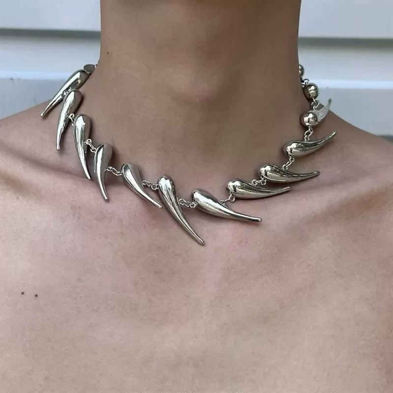 Punk Hip Hop Silver Color Rivet Chain Choker Necklace for Men Women Exaggerated Metal Water Drop Thorn Short Necklaces Jewelry