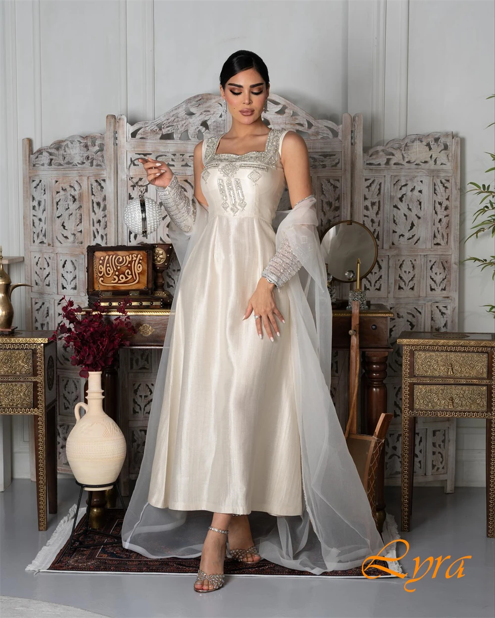 تخصيص ساحة طوق الساتان ألف خط مساء اللباس رائعة كريستال شال فساتين حفلة موسيقية عالية الجودة فساتين المناسبات الخاصة