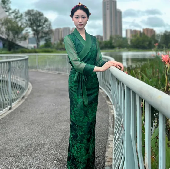 

Chinese Xizang Nuguozhuang Skirt Lace Ice Silk Bola Tibetan Robe