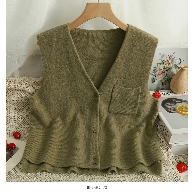 Autumn And Winter New Ladies Small Fragrance Design Button Knit Vest Cardigan V-Neck Sleeveless Stacked Sweater Vest Slim Coat