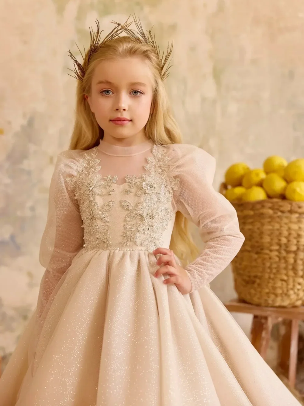 Girls Dazzling Appliques Princess Gown Wedding Birthday Party Wear Long Sleeved Elegant Bow Dresses For Kids Stage Performance