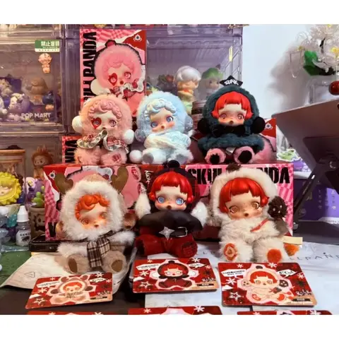 Genuino POP MART Skullpanda Winter Symphony Series Blind Box Mystery Box Doll Collezione di ciondoli alla moda Toy Girl Regalo di compleanno