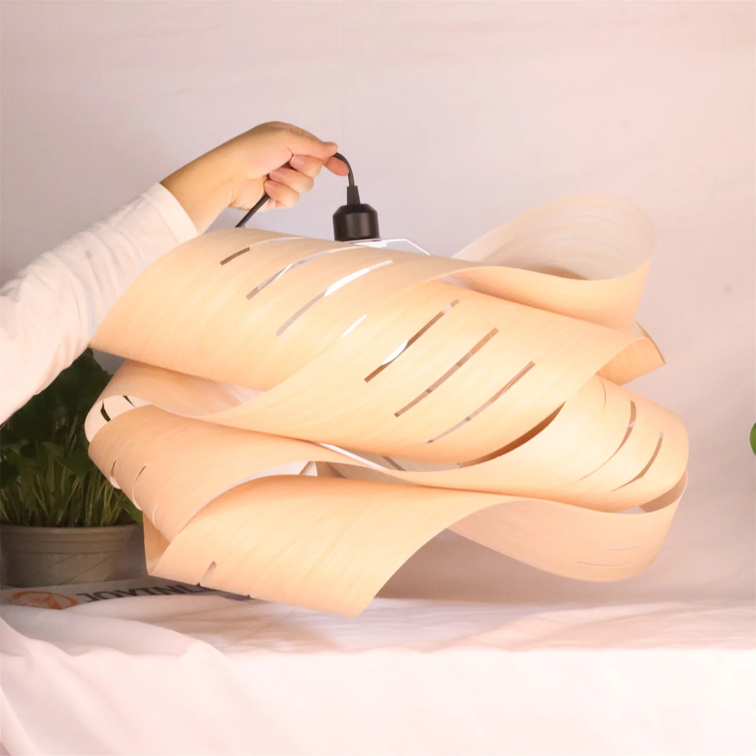 

JOYINLED Wood Veneer Pendant Light Minimalist Wood Pendant Lamp Restaurant Chandelier Living Room Bedroom Home Decor Lighting