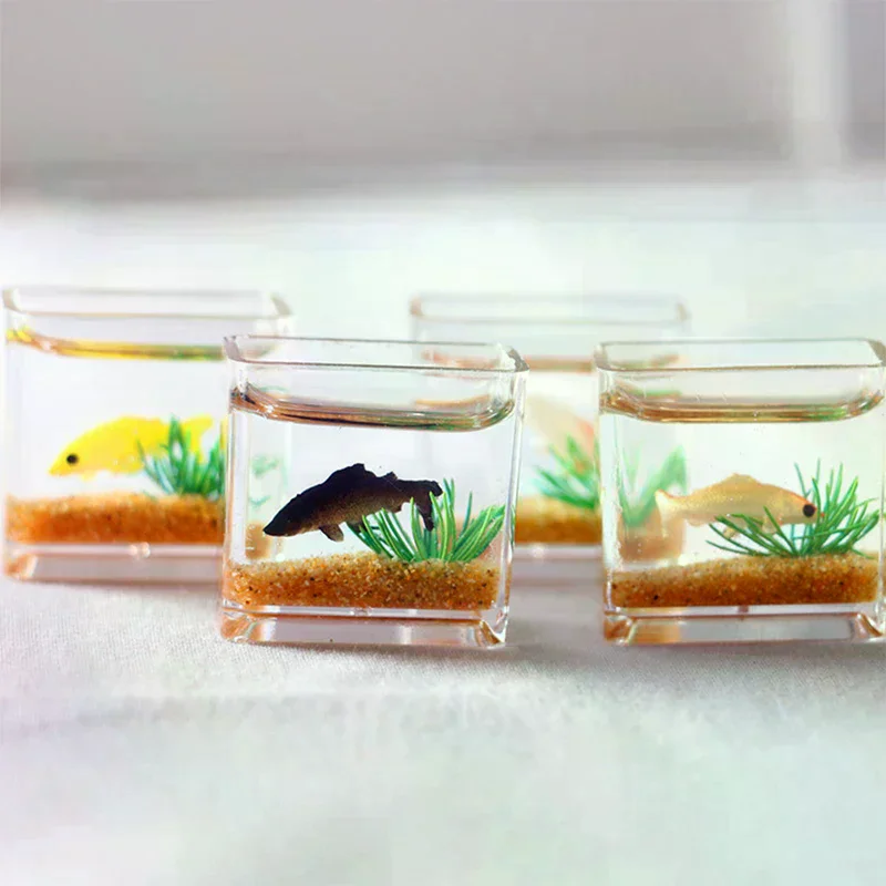 1Pc Mini Fish Tank Random Color Miniature Model Fish Carp Simulation Animals Toys DIY Decor Fish Figurines Home Decor Ornament