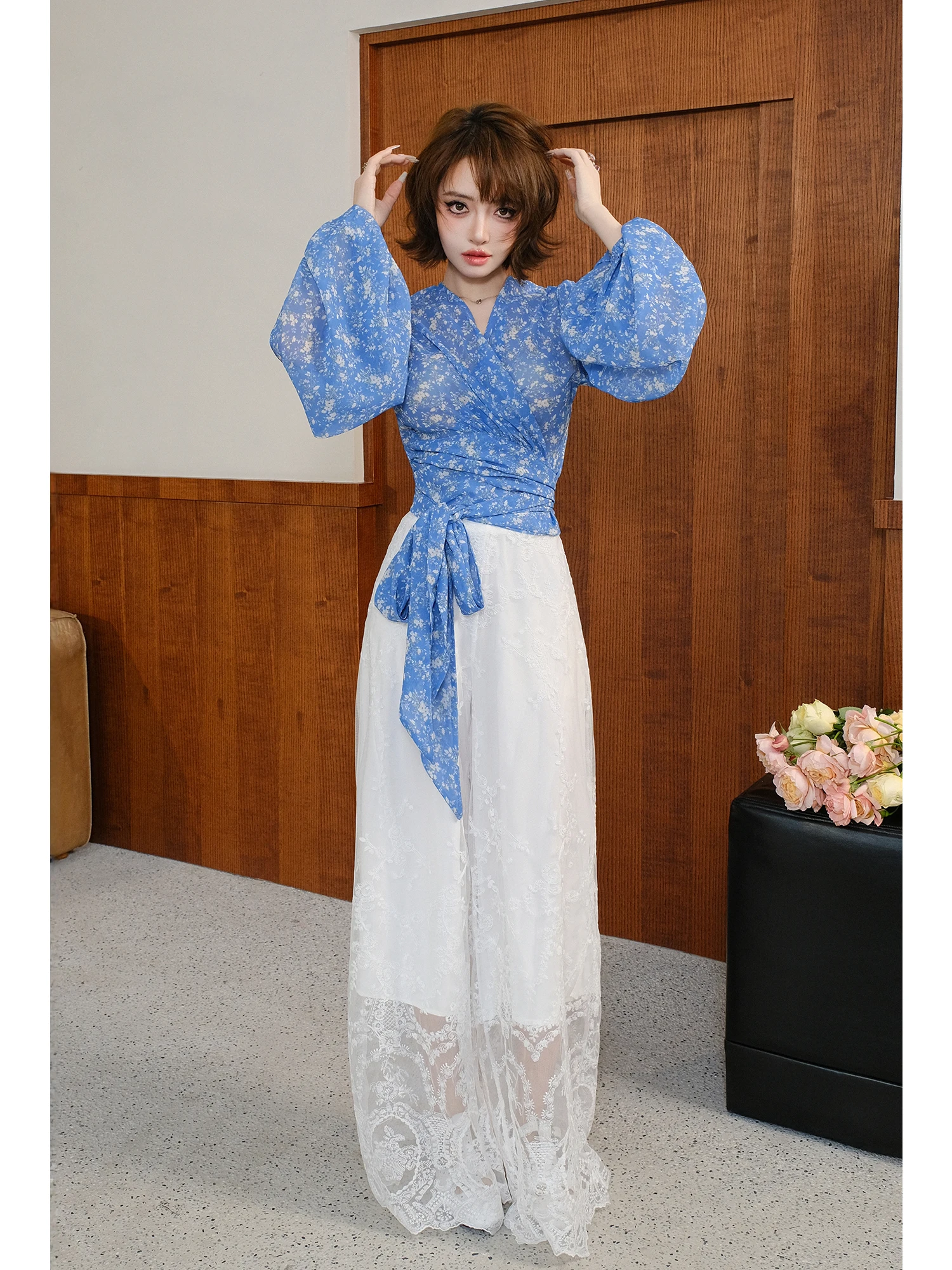 

Женская рубашка MIUCO во французском стиле с цветочным принтом, завязками на талии, рукавами-фонариками, укороченная, приятная к телу, дышащая