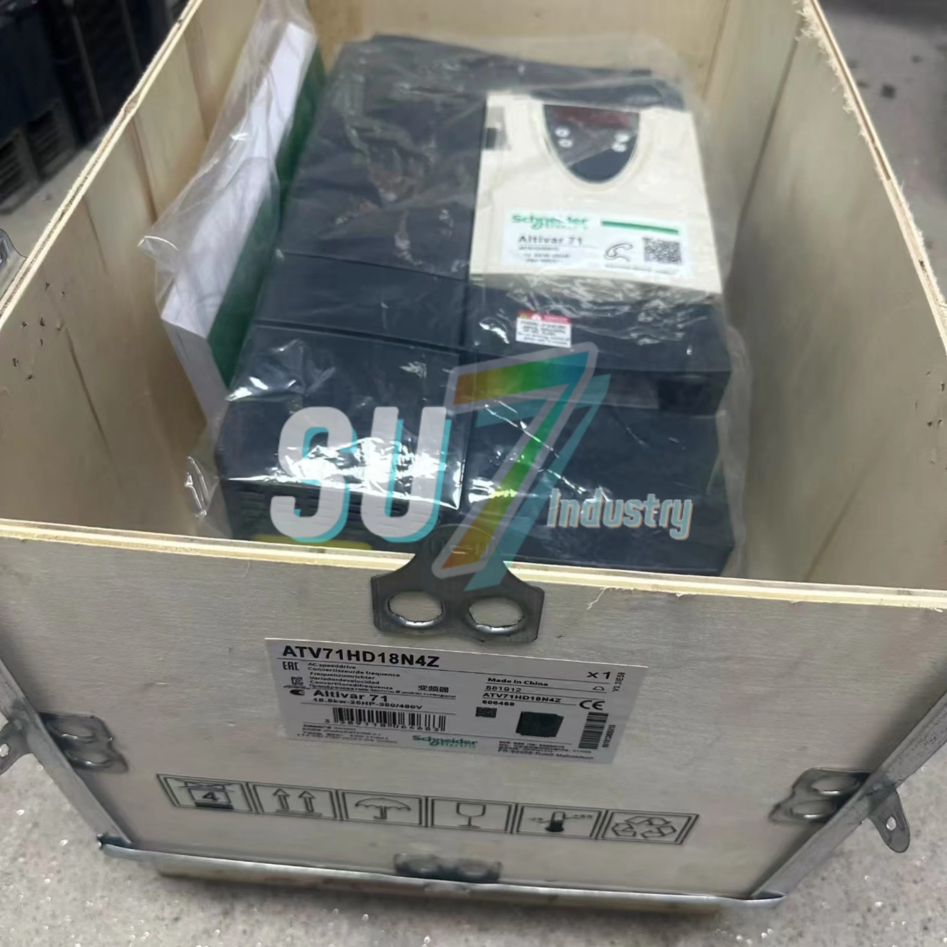 ATV71HD18N4Z อินเวอร์เตอร์ ใหม่เดิม