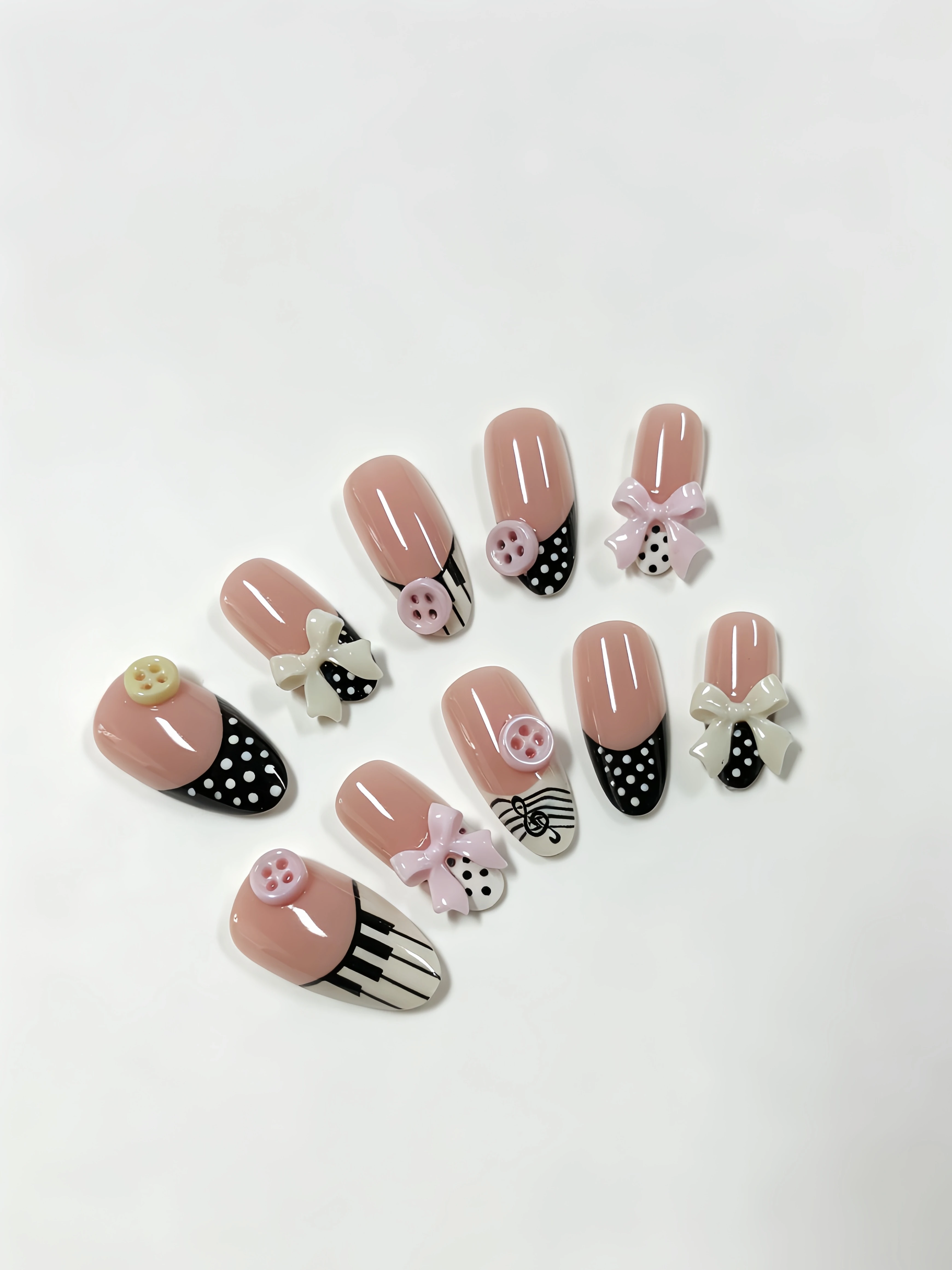 10 Medium-Sized Almond-Shaped Nail Tips, Nude Pink Soft Light Base Hand-Painted Black and White Piano Key Nail Stickers, Bowknot Imitation Resin Button Nail Stickers, Korean-Style Ins-Style Japanese Retro Sweet and Cool Nail Stickers, Versatile Simple Fake Nails for Class and Daily Use