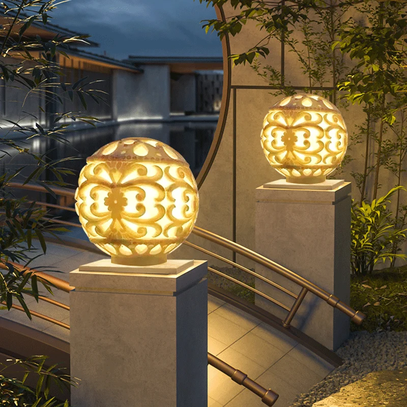 

Solar stigma lamp Outdoor waterproof villa door pillar Garden engraving ball