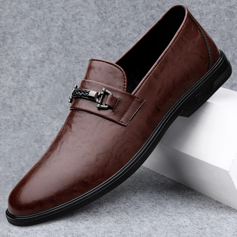 Mocassins masculinos de couro com slip-on, sapatos masculinos de negócios, sapatos planos leves para andar, mocassins macios de condução, alta qualidade, verão