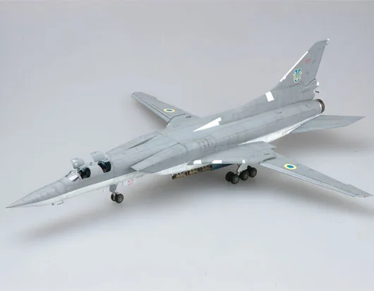 Trumpeter 01656 1/72 Tu22M3 Tu22 Tu-22 Backfire C Strategic Bomber Military Collectible Plastic Assembly Model Toy Building Kit