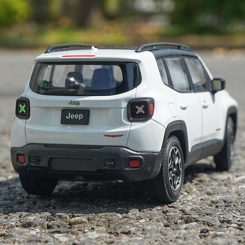 WELLY 1:24 Jeep Renegade Trailhawk SUV Alloy Car Model Diecast Metal Toy Vehicles Car Model Simulation Collection Childrens Gift