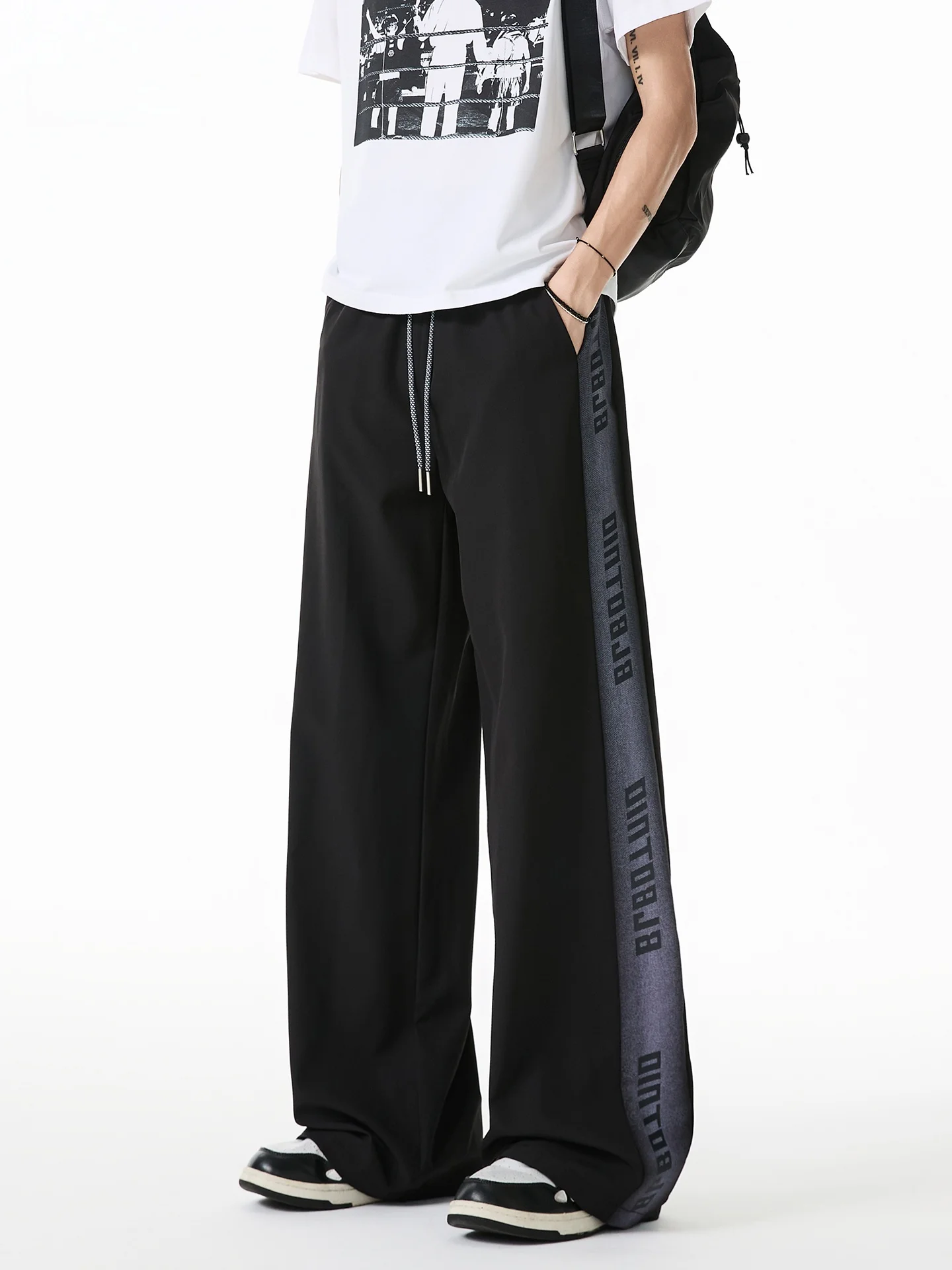 

Wmnm American High Street Cool Sensation Повседневные брюки Мужские летние тонкие модные брендовые драпированные свободные широкие длинные футболки с буквенным принтом...