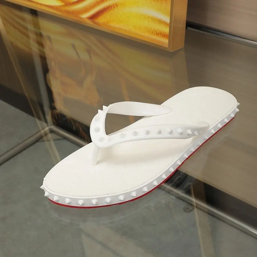 2025 New Fashion Flip-flops Casual Beach Shoes Soft and Lightweight Slippers Men and Women The Same Style