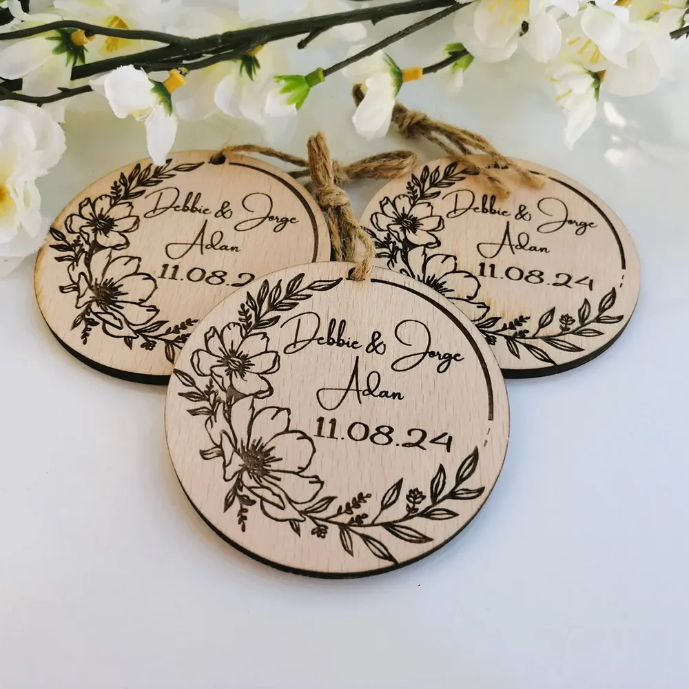 

Personalized 3Pcs Wooden Wedding Favors Engraved Rustic Ornament Bridal Shower Gifts Bachelorette Party Souvenir Wine Wooden Tag