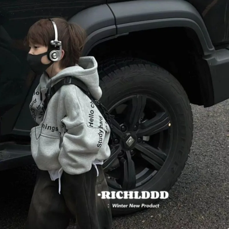 

Осенне-зимняя детская толстовка с капюшоном и буквенным принтом на флисовой подкладке средней длины — теплый топ для детей в корейском стиле для больших детей