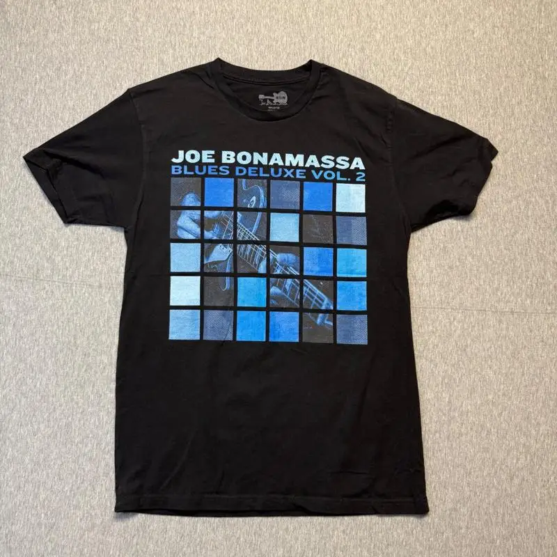 تي شيرت جو بوناماسا متوسط الحجم بلوز ديلوكس المجلد 2 للجنسين