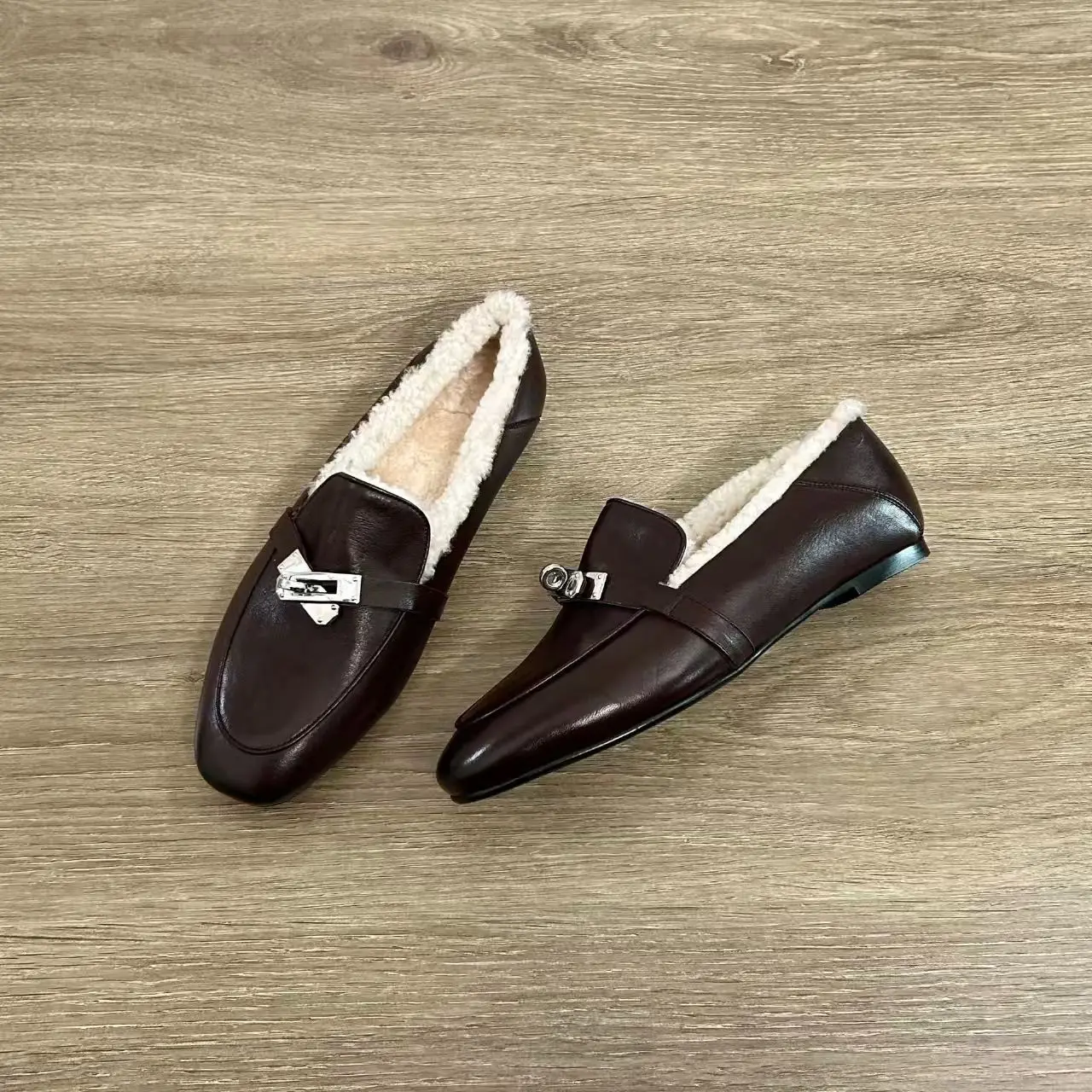 

Vintage Black Leather Single Shoes Metal Lock Buckle Cowhide Genuine Leather British Style Retro Low Heel Women's Flats