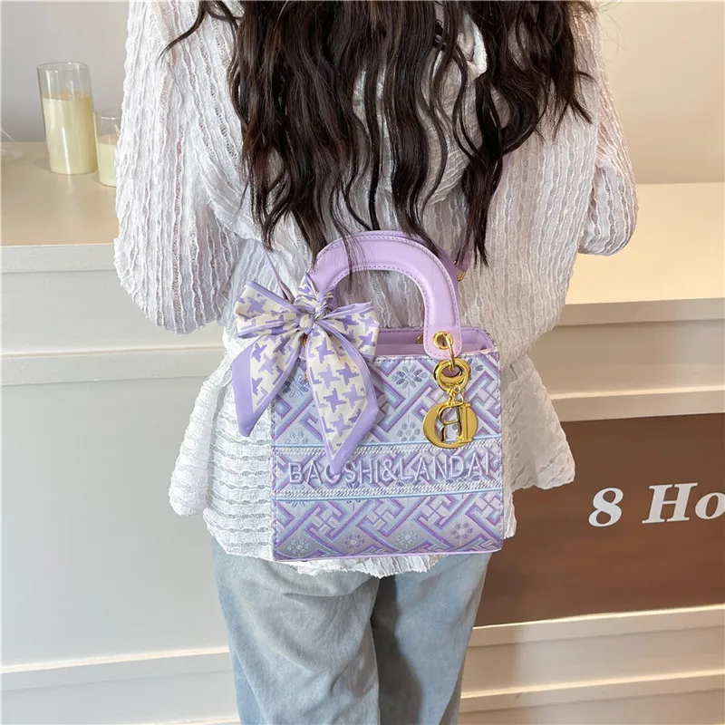 

Luxury Glamorous Female Bag Handbag Mini Crossbody Bag Petite Portable Design For Night Out