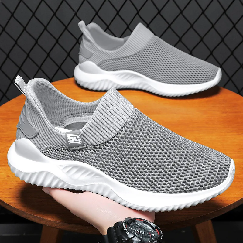 

Spring and Summer New Lazy Men's Shoes One Foot Soft Mesh Breathable New Fashion Mesh Men's Shoes Casual Shoes