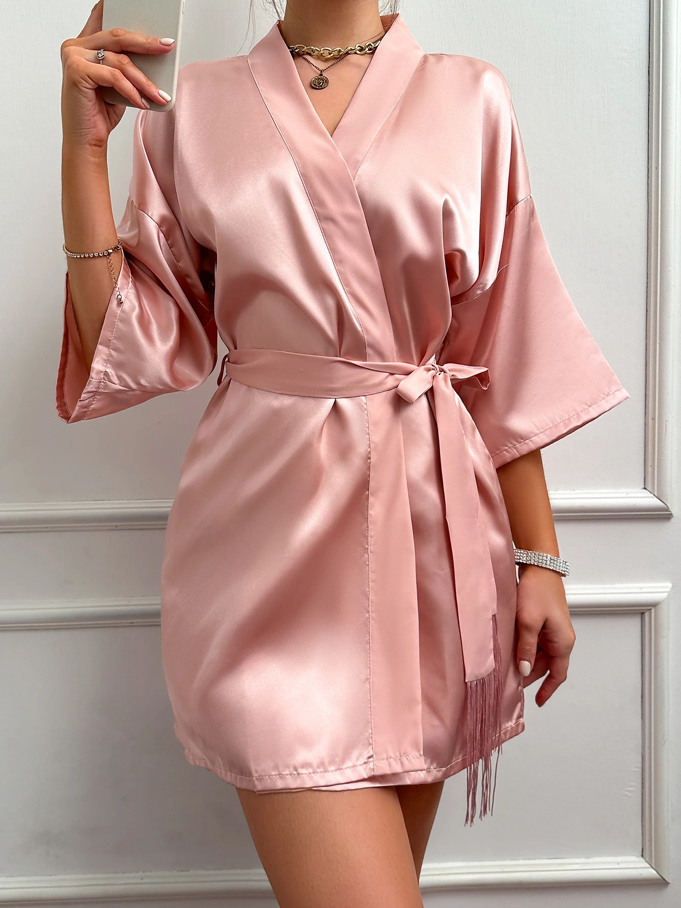 Women's Satin Feel Short Robe with Long Sleeves – Elegant Lightweight Loungewear S39c27e1fdbfc414881bf6b856dde8e28i