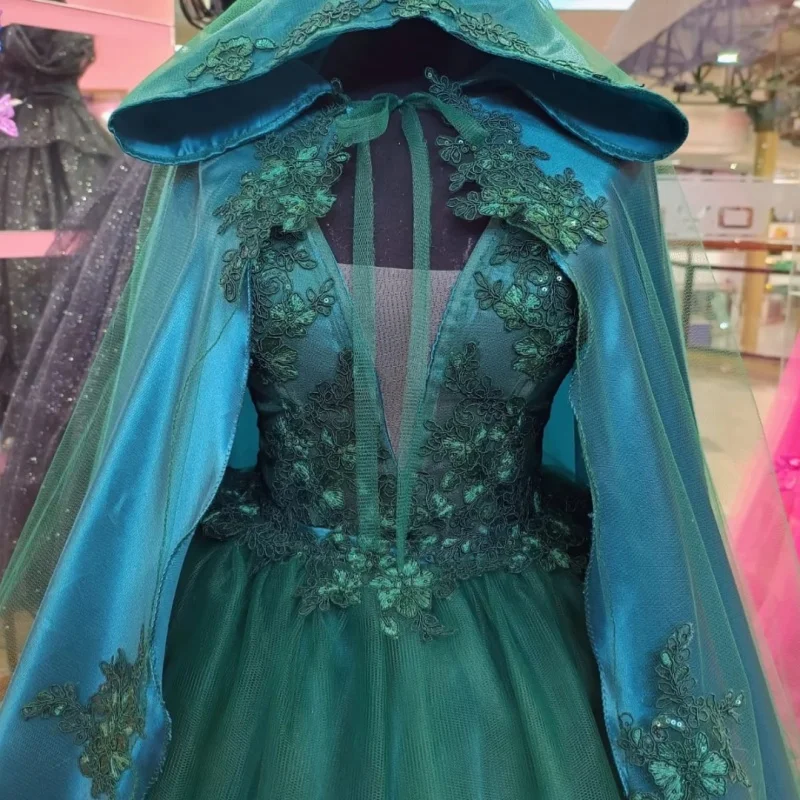 새틴 다크 그린 킨세아녜라 드레스 데칼 롱테일 오프숄더 레이어드 베스티도스 데 15 킨세아녜라 ﻿ 맞춤 제작