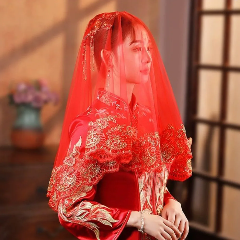 Delicate Gauze Gold Embroidery Red Bridal Veil Short Ancient Chinese Wedding Gowns Lace Mesh Xiuhe Dress Veil Proposal