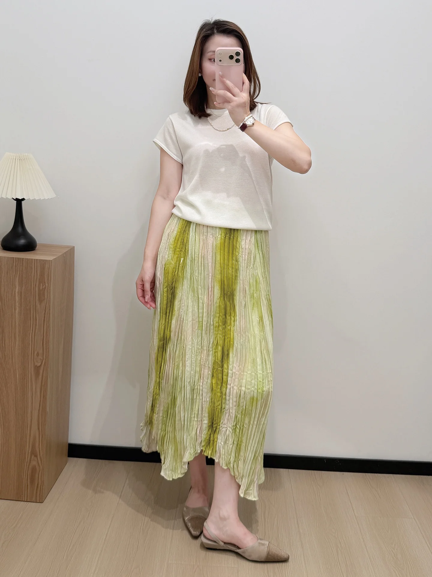 

Ultra-Light Breathable Special Yarn Double Twist Tight Knit Soft Linen Anti-Ball Short Sleeve Knitted T-Shirt Casual Style ro...
